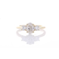 18ct Yellow Gold Three Stone Claw Set Diamond Ring (0.91) 1.27