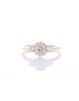 18ct Yellow Gold Three Stone Claw Set Diamond Ring (0.91) 1.27