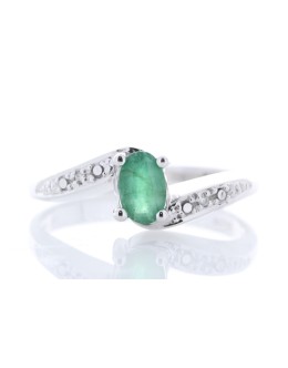 9ct White Gold Diamond And Emerald Ring (E 0.50) 0.01